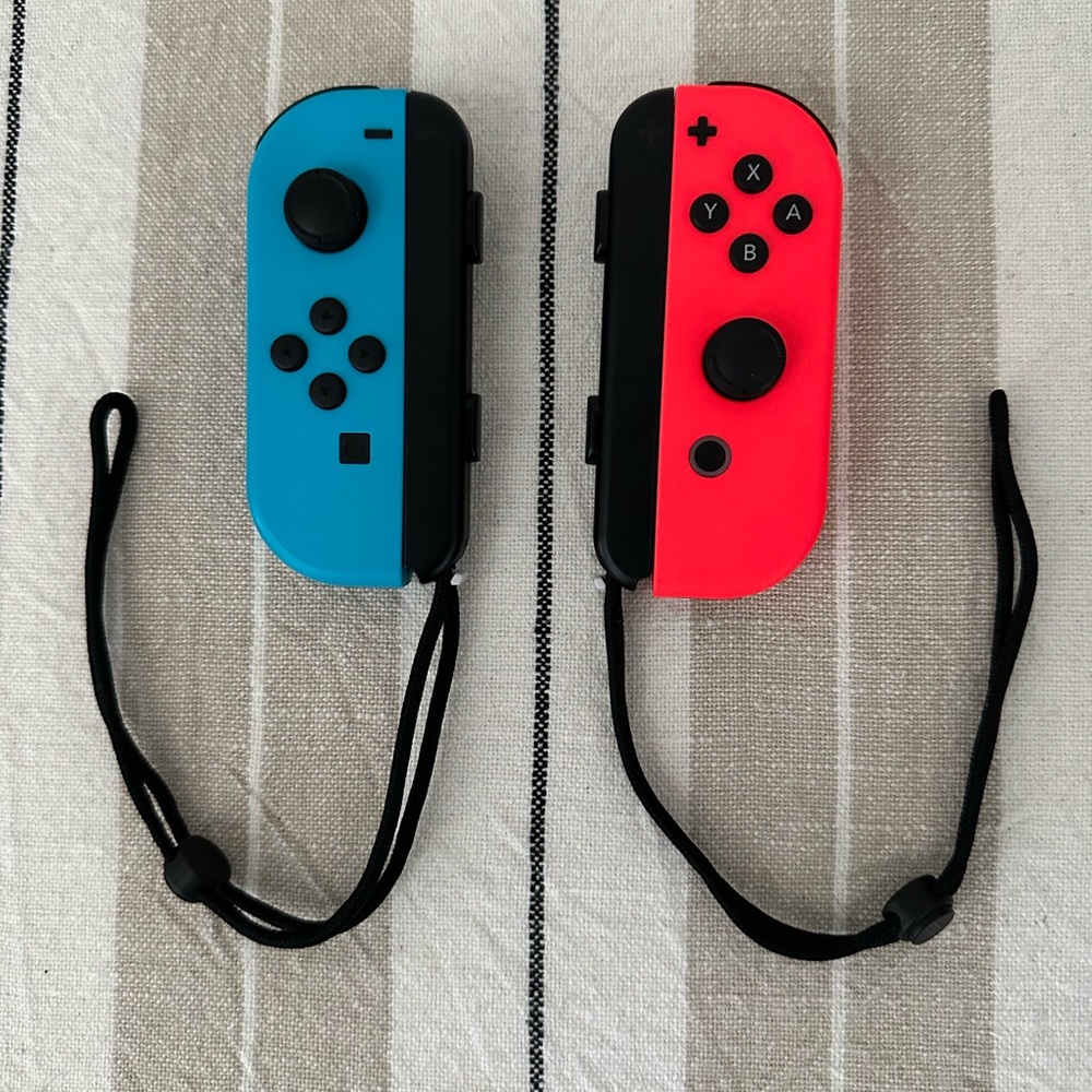 Nintendo Switch Joy Con Controller Pair